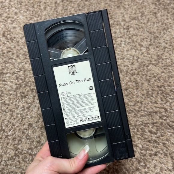 Nuns on the run VHS 1990 videotape - Picture 3 of 5